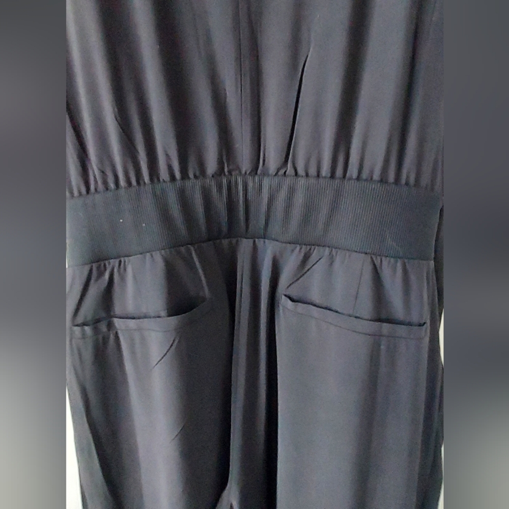 Athleta Brooklyn Jumpsuit Women 10 Black Sleeveless Pockets V Neck Tapered Ankle - Picture 8 of 12
